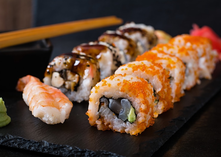 Foto gratuito comida japonesa - sushi y sashimi