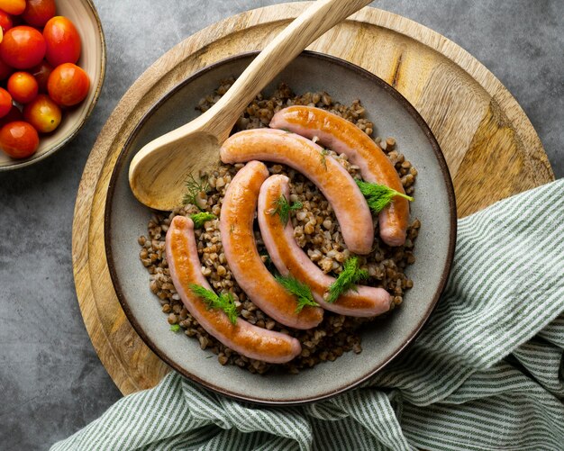 Comida rica en proteínas de salchicha cerrar detalle