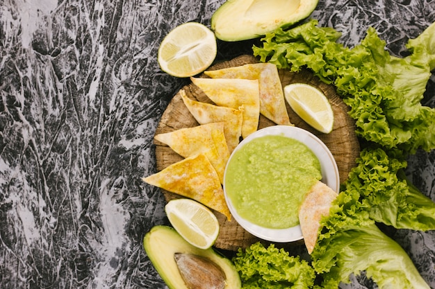 Foto gratuita comida sana en el fondo de mármol