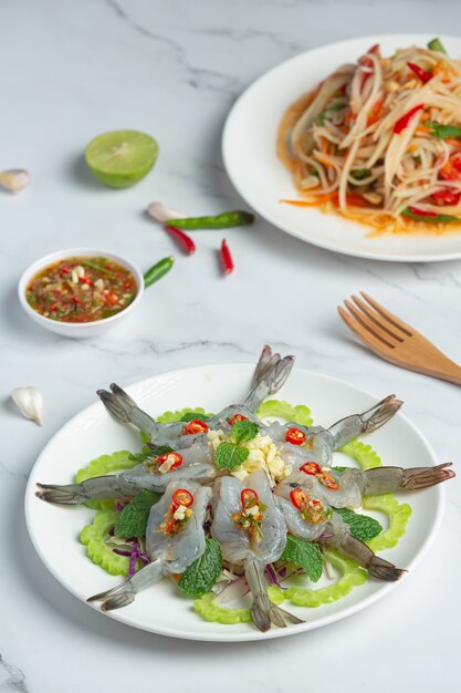 Comida tailandesa; Camarones en salsa de pescado picante