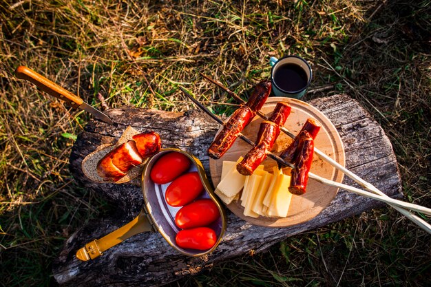 Comida de vista superior para días de campamento