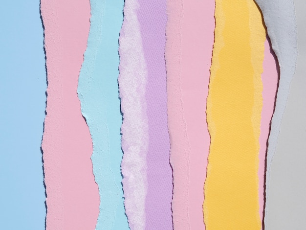 Composición abstracta colorida con papeles