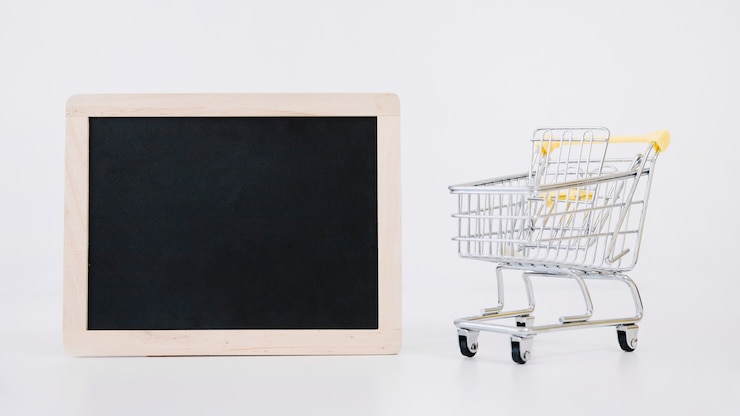 Foto gratuito composición para black friday con pizarra