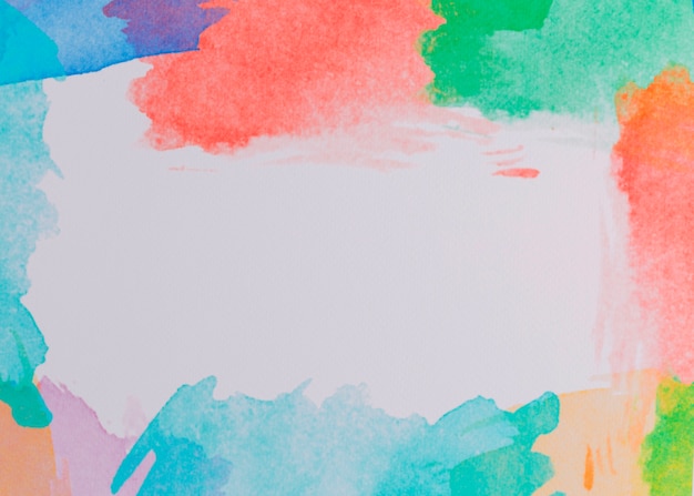 Composición colorida con pinceladas en acuarela