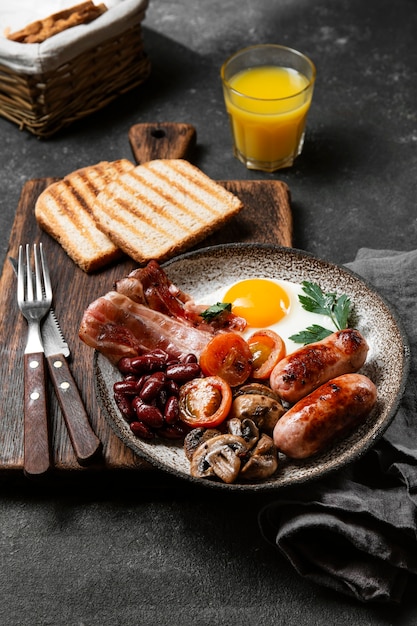 Composición de comida de desayuno sabroso