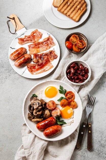 Composición de comida de desayuno sabroso