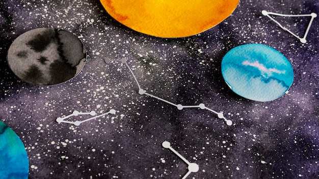 Composición creativa de planetas de papel.