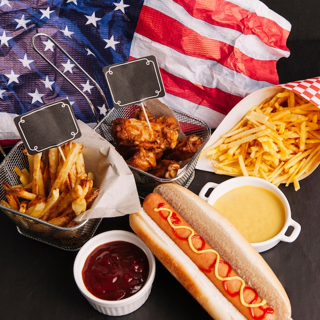 Composición decorativa de comida rápida americana