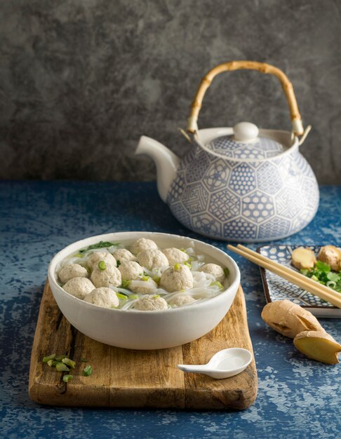 Composición del delicioso cuenco de bakso