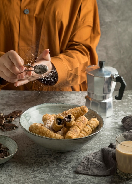 Foto gratuita composición del delicioso plato de tequeños