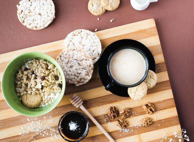 Foto gratuita composición de desayuno