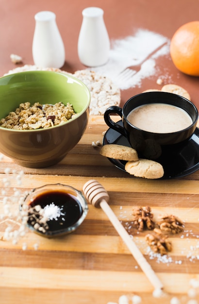 Foto gratuita composición de desayuno