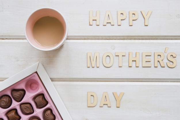 Foto gratuita composición para el día de la madre con café