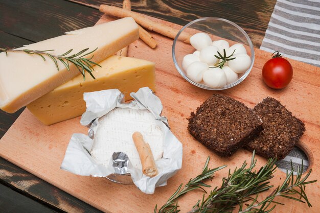 Composición de diferentes tipos de queso