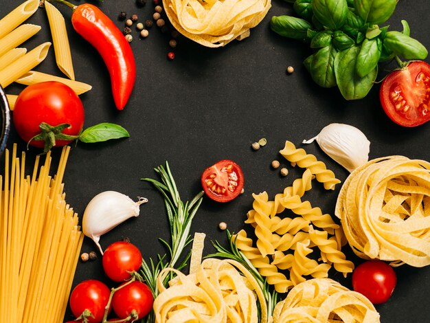 Composición flat lay de pasta