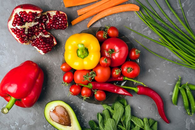 Composición flat lay de verduras sanas