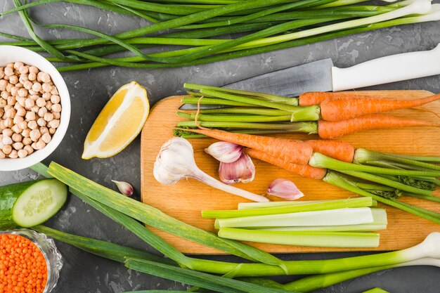 Composición flat lay de verduras sanas