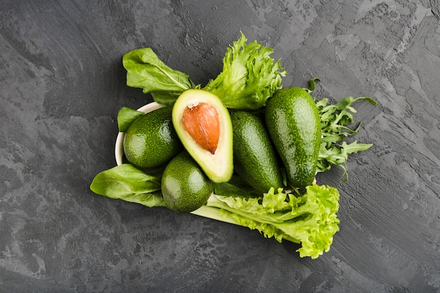 Composición flat lay de verduras sanas