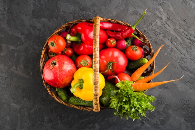 Composición flat lay de verduras sanas