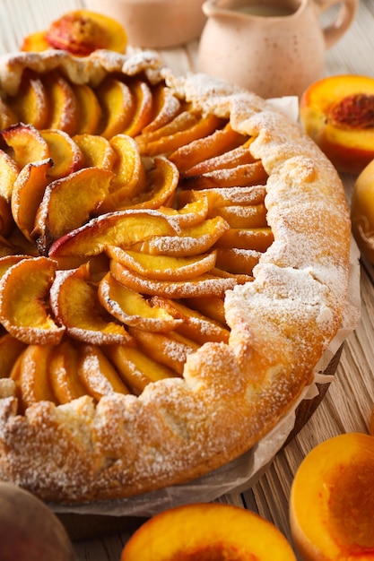 Foto gratuita composición de galette de frutas para un concepto de comida sabrosa