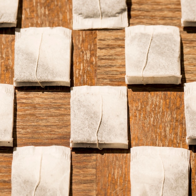 Foto gratuita composición geométrica de bolsas de té