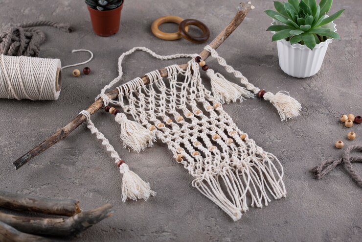 Foto gratuito composición de macramé boho en interiores
