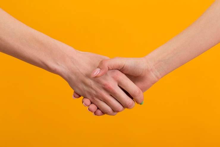 Foto gratuito composición de manos del día de la amistad