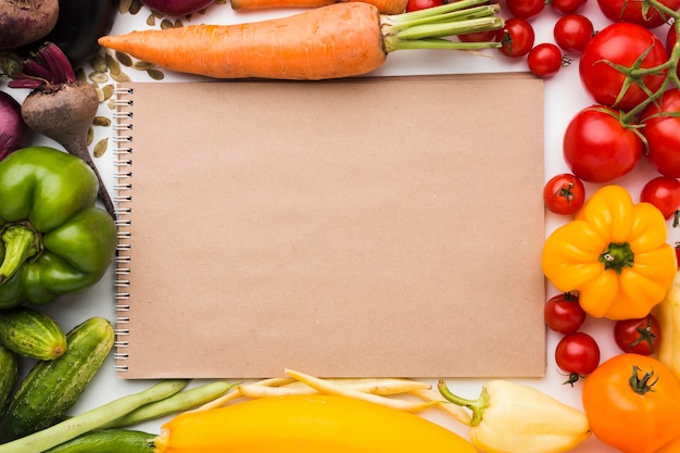 Foto gratuita composición del marco de verduras