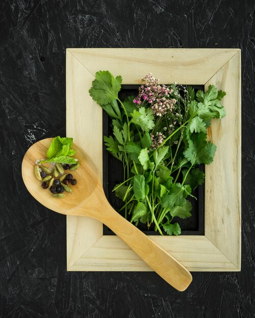 Composición moderna de cocina con ingredientes sanos