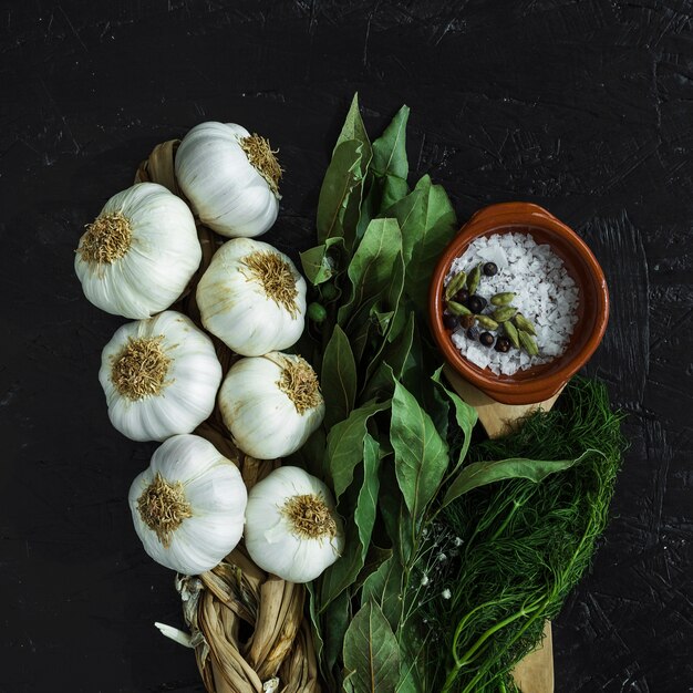 Composición moderna de cocina con ingredientes sanos