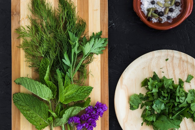 Composición moderna de cocina con ingredientes sanos