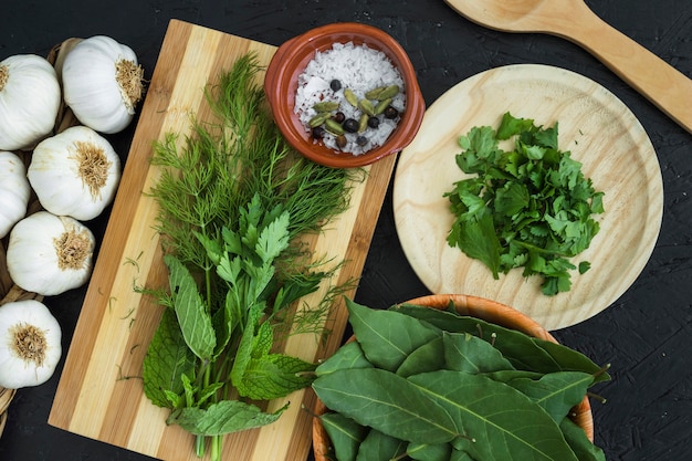 Composición moderna de cocina con ingredientes sanos