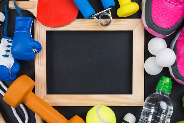 Composición moderna de deporte con elementos de gimnasio