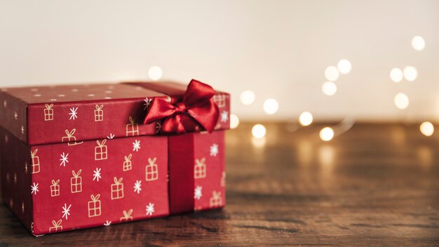 Composición de navidad con caja de regalos