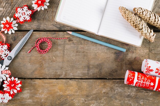 Composición de navidad con libro