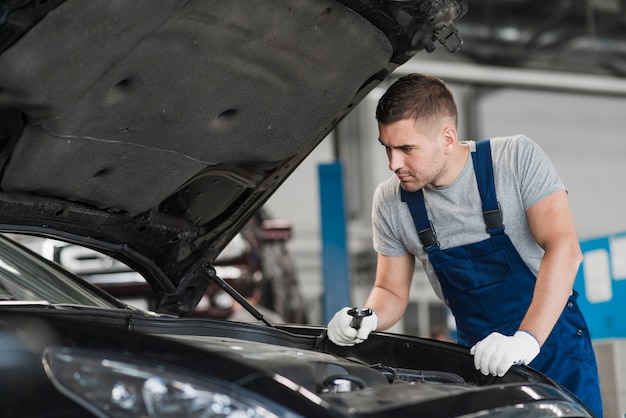 Foto gratuita composición de negocio de reparación de coches