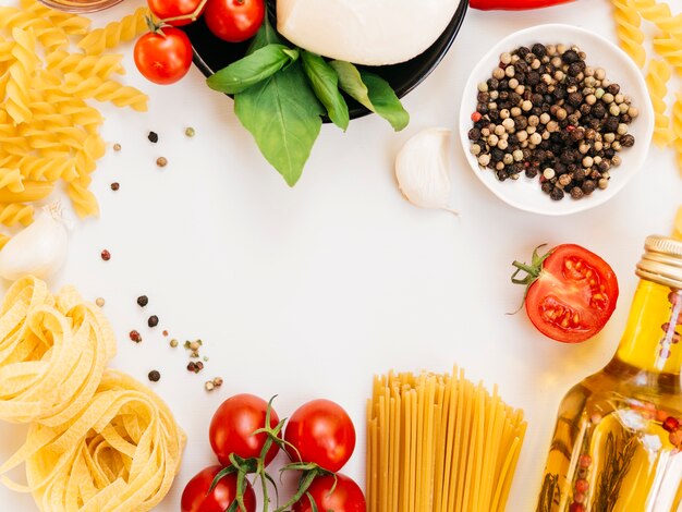 Composición de pasta de capa plana con espacio para copiar