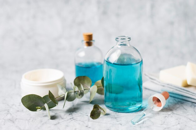 Composición de spa para aceite corporal azul de estilo de vida saludable