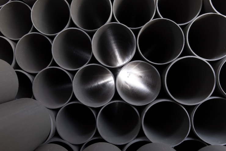 Foto gratuito composición de tuberías de pvc de construcción minimalista.