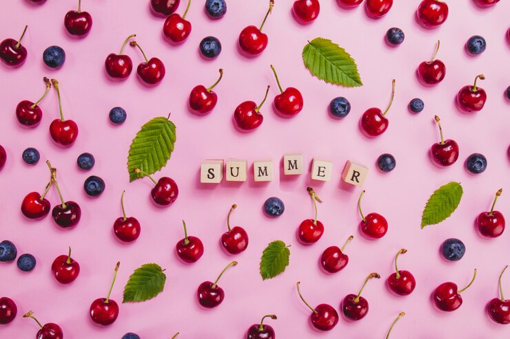 Foto gratuito composición veraniega con frutas apetitosas