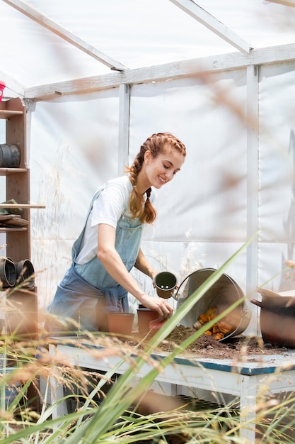 Foto gratuita compost concepto de naturaleza muerta