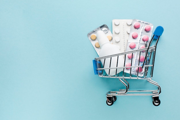 Comprar suministros médicos con el concepto de carrito de compras