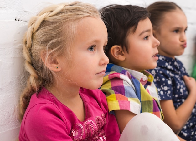 Foto gratuita comunidad de niños