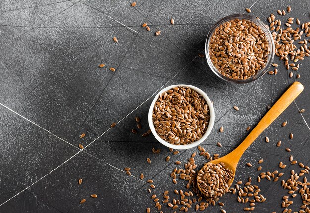 Concepto de alimentos orgánicos saludables de superalimento de linaza semillas de lino