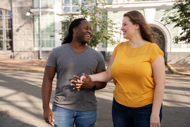 Concepto de amor con pareja feliz pasar tiempo juntos