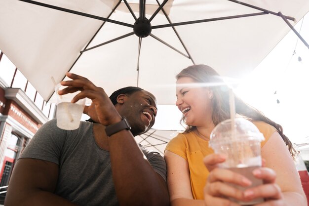 Concepto de amor con pareja feliz pasar tiempo juntos