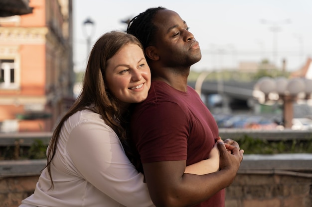 Concepto de amor con pareja feliz pasar tiempo juntos