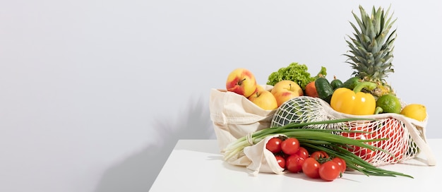 Foto gratuita concepto de banner de supermercado con ingredientes