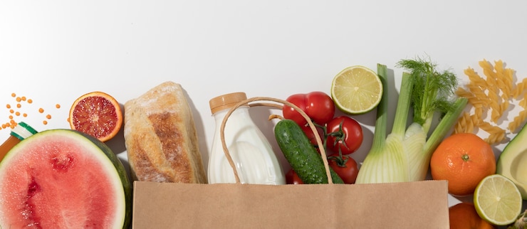 Foto gratuito concepto de banner de supermercado con ingredientes