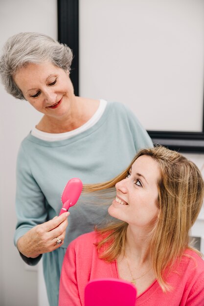 Concepto de belleza con madre e hija